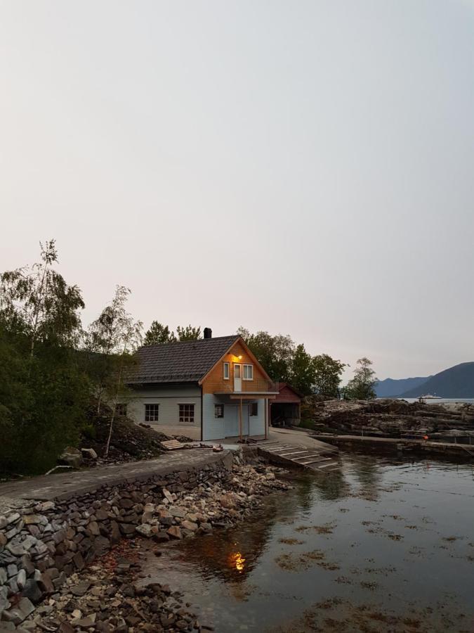 Appartamento Waerholmen Lavik  Esterno foto